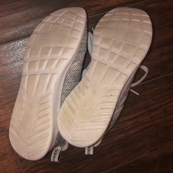 adidas tennis shoes - Picture 3 of 3